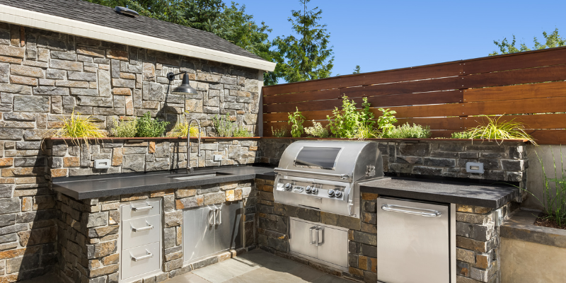  Outdoor barbecue and kitchen 