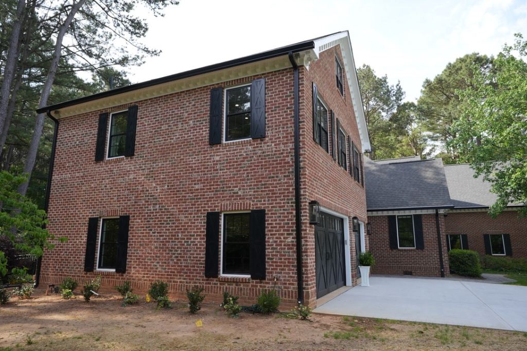 B6AA95CE-52D2-4304-BECB-0588BB090401_1_105_c